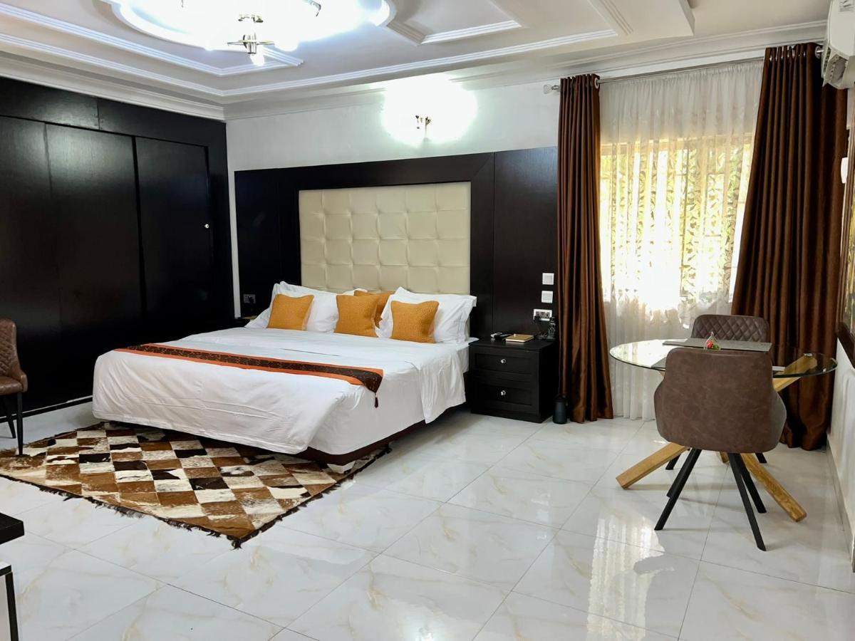 Hotel Urban Rootz Abuja Esterno foto