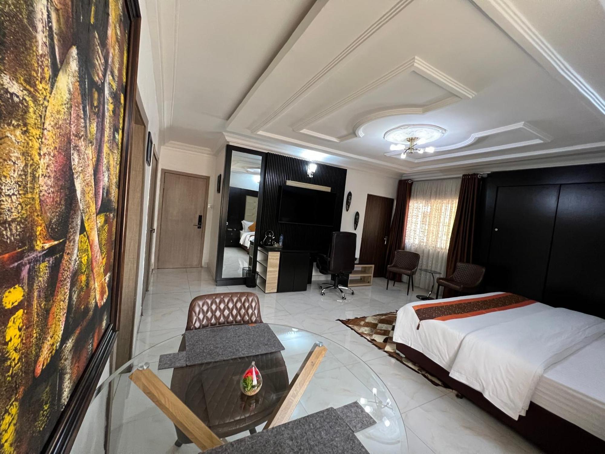 Hotel Urban Rootz Abuja Esterno foto